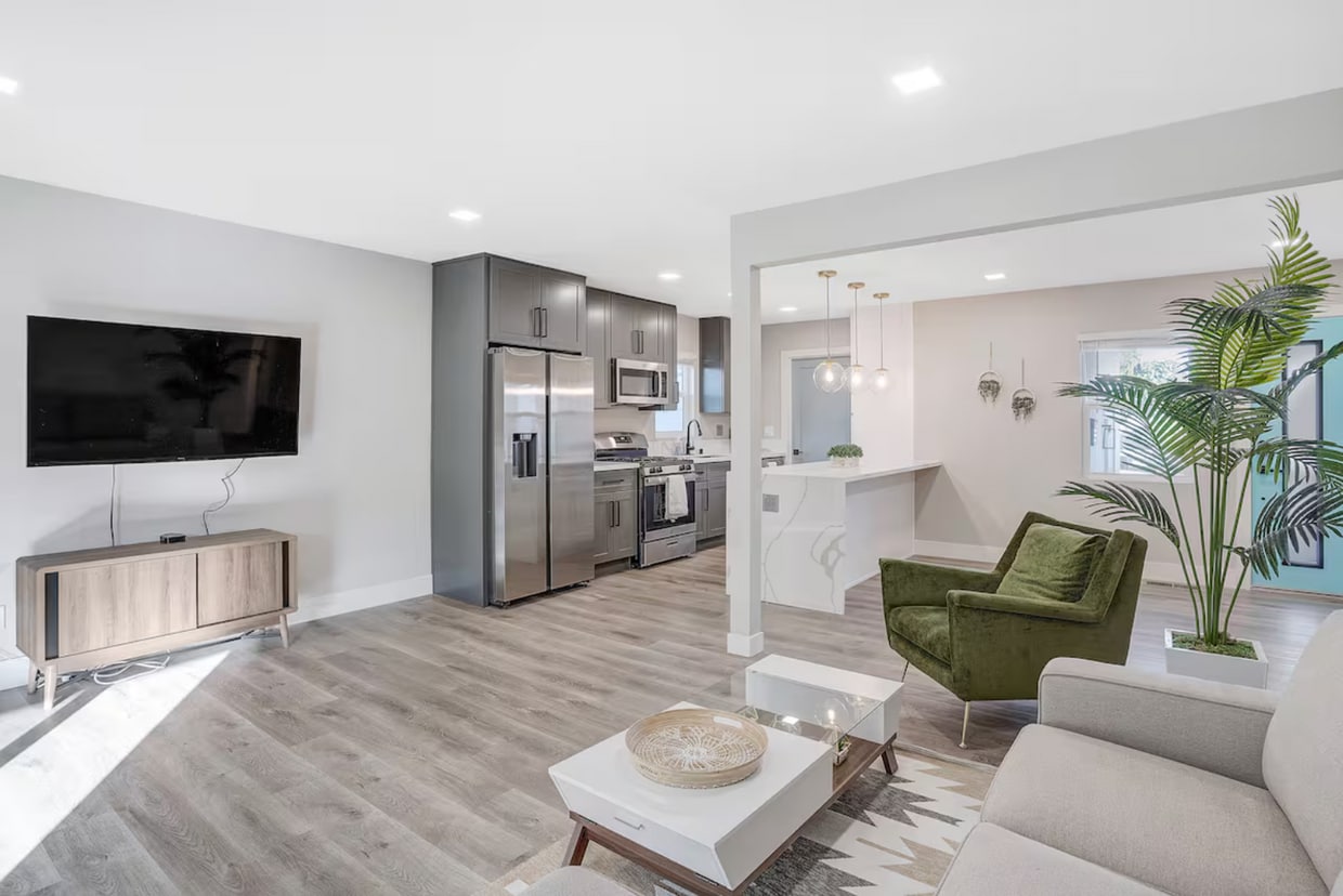 Foto principal - ? Modern 3 Bed 2 Bath in National City – F...