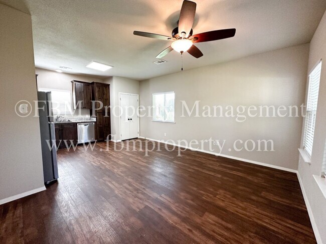 Foto del edificio - Gorgeous 1 Bedroom, 1 Bathroom Unit in Denton, TX!