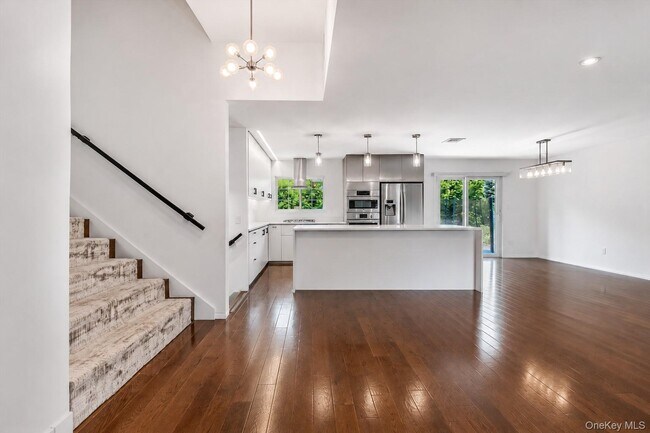 Foto del edificio - 38 Birchwood Park Dr