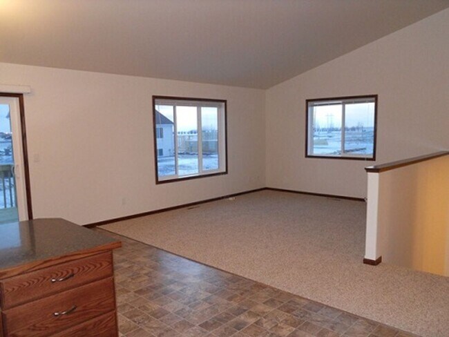 Foto del edificio - 3 Bed 3 Bath Twin Home