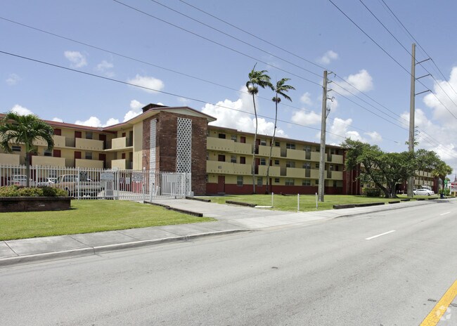 Foto del edificio - Lakeshore Presidential Apartments