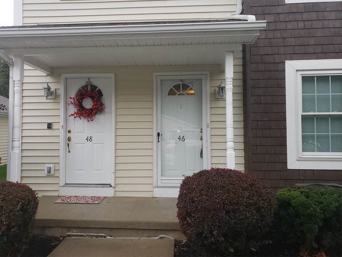 Primary Photo - 46 Olde Stone Ln