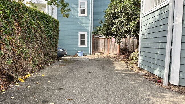 Building Photo - 2018 9th Street, Apt A
