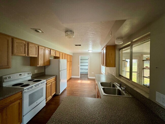 Foto del edificio - Two Bedroom Two Bathrooms BH Rental