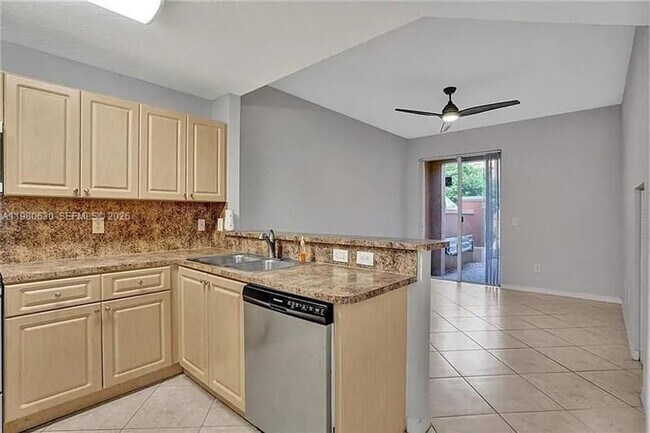 Foto del edificio - 2325 Mariner Ct