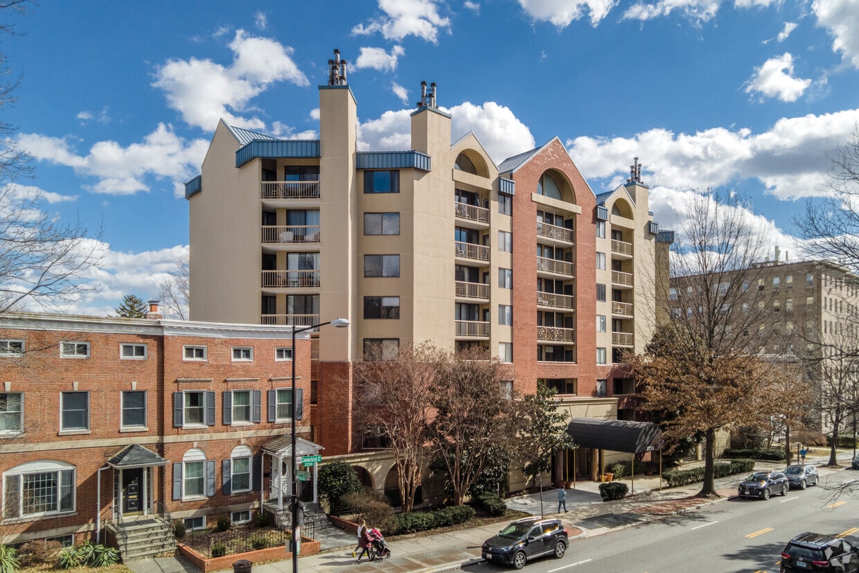 Woodley Plaza Apartments in Washington, DC