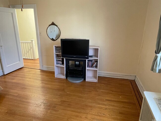 Foto del edificio - 82-61 165th St