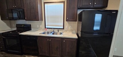 Building Photo - 179 Magnolia Pl