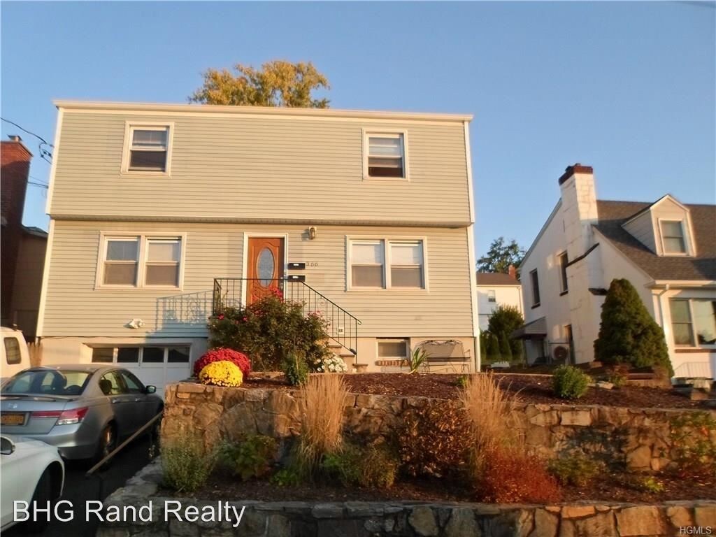 Primary Photo - 2 br, 1 bath Apartment - 366 Columbus Ave