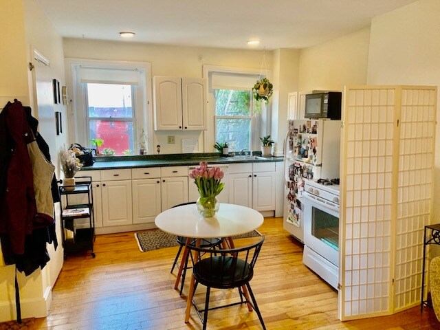 Foto del edificio - 93 Endicott St