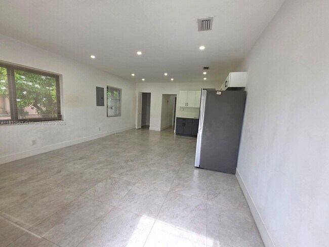 Foto del edificio - 1102 NW 103rd St