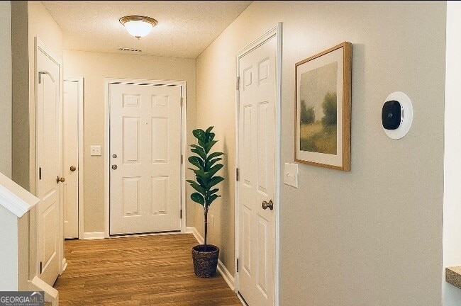 Foto del edificio - 219 Fox Creek Blvd