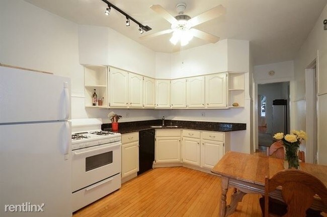 Building Photo - 4209 N Oakley Ave