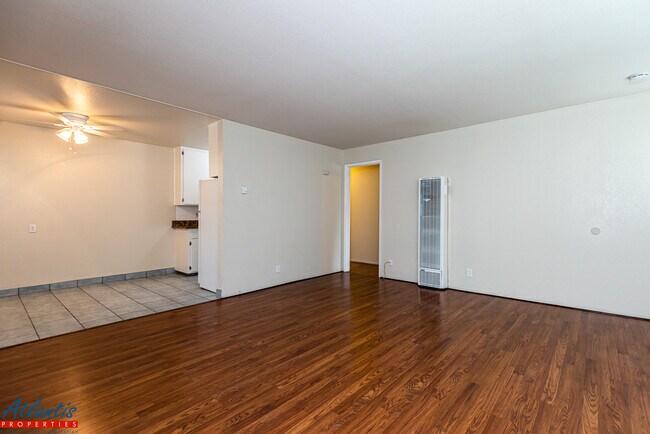 Building Photo - 843 Maryann Dr