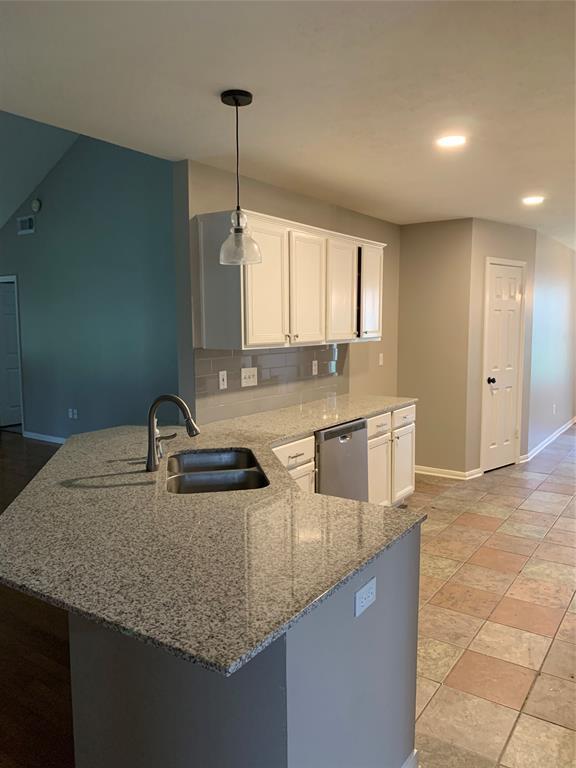 Foto del edificio - 7211 Pembrough Ln