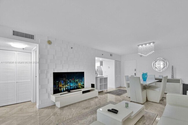 Foto del edificio - 2401 Collins Ave