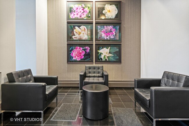 Foto del edificio - 2144 N Lincoln Park W
