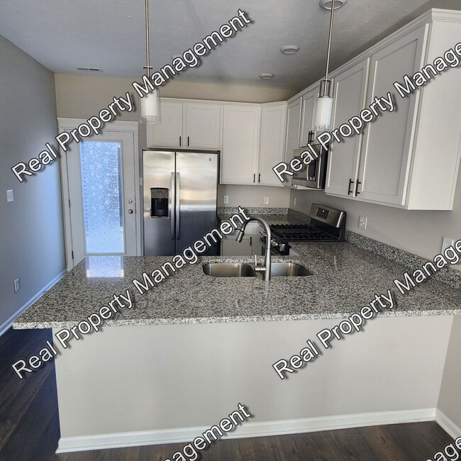 Foto del edificio - New Two Bedroom Townhome