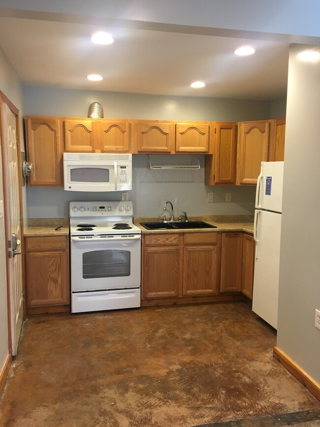 Foto del edificio - 1312 E 29th St Apt B Downstairs