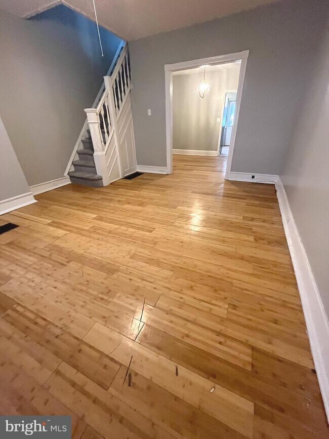 Foto del edificio - 5851 Walton Ave
