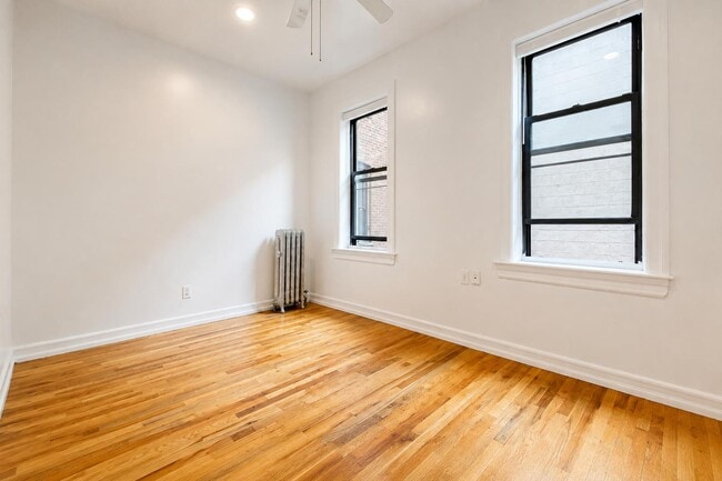 Foto del edificio - 4305 Broadway