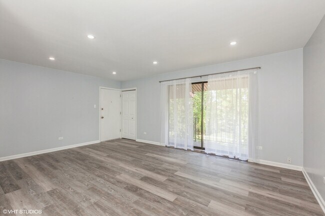 Building Photo - 9837 Treetop Dr