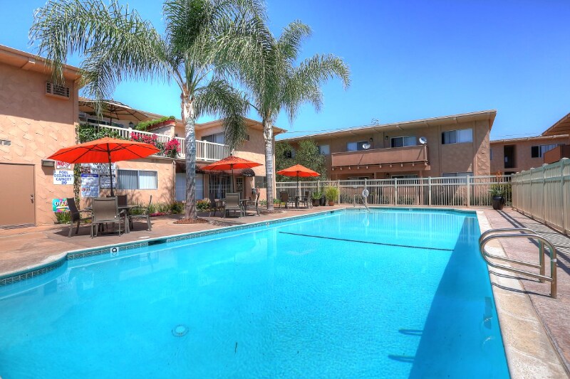 Foto principal - 16251 Woodruff Ave