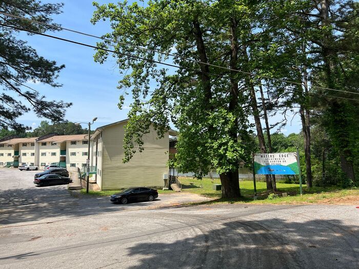 Primary Photo - Remodeled 1 Bedroom / 1 Bath in nice quiet...