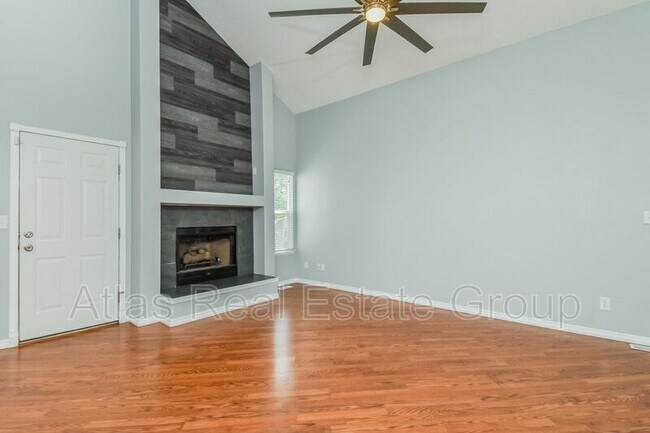 Building Photo - 6170 Iverson Ct
