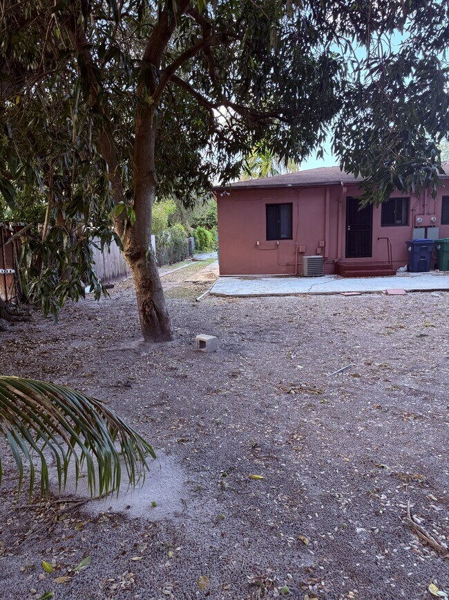 Foto del edificio - 532 NW 106th St