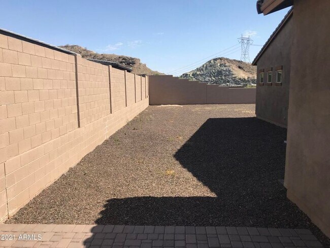 Building Photo - Beautiful Foothills 4 Bed and 3 Bath