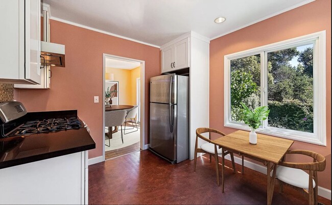 Foto del edificio - 1376 Cedar St
