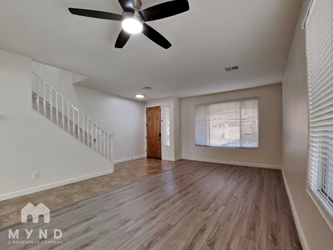 Foto del edificio - 14535 W Port Royale Ln
