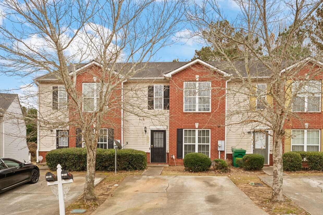 Primary Photo - Updated townhome in Decatur!!