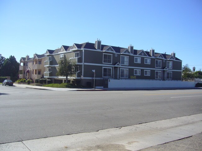 Foto del edificio - 6353 Denny Ave