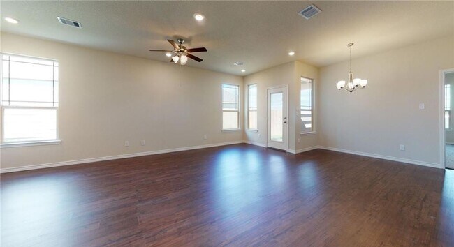 Foto del edificio - 3 Bedroom, 2 Bath in Midtown Subdivision C...