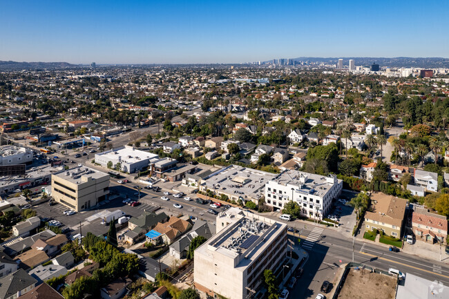 Aerial Photo - 837 Crenshaw Blvd