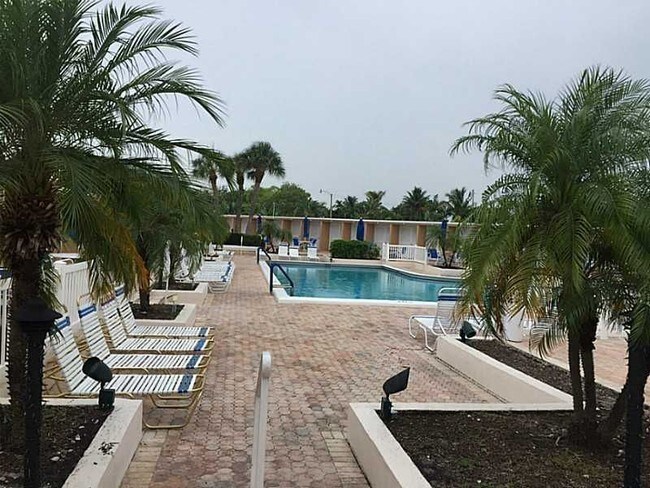 Foto del edificio - 2271 NE 68th ST