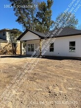 Building Photo - 1005 Johnson St