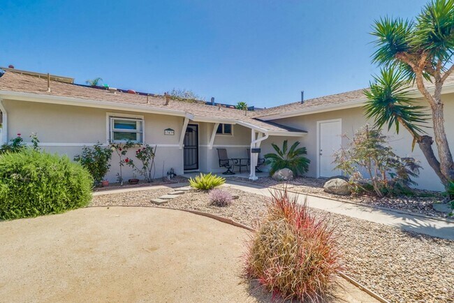 Building Photo - Single Story Home in Poway - Available Now!