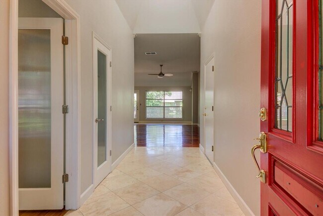 Foto del edificio - 6530 Needham Ln