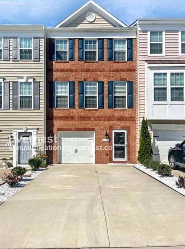 Building Photo - 705 Bunker Ln