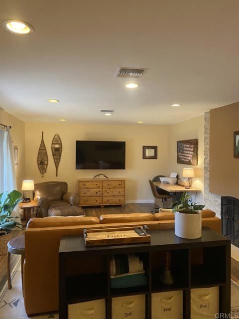 Building Photo - 17248 Bernardo Oaks Dr