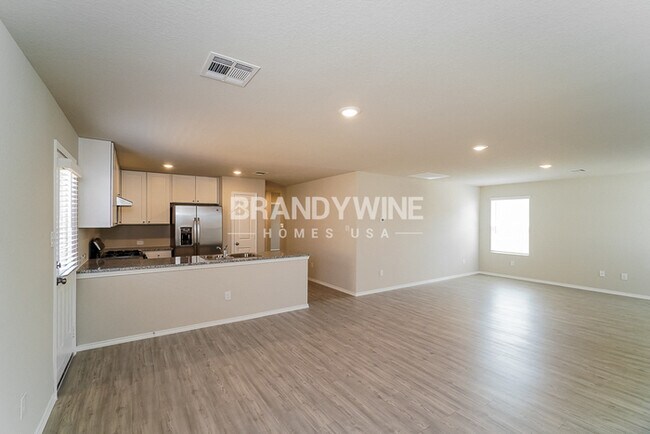 Building Photo - 1 MONTH FREE!!