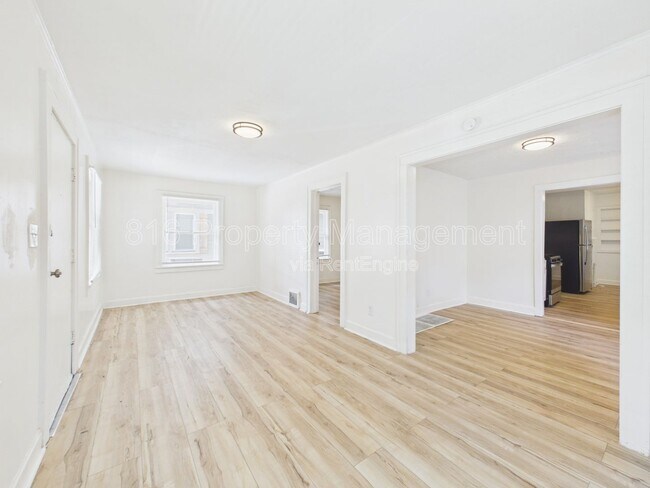 Building Photo - 7131 Olive St