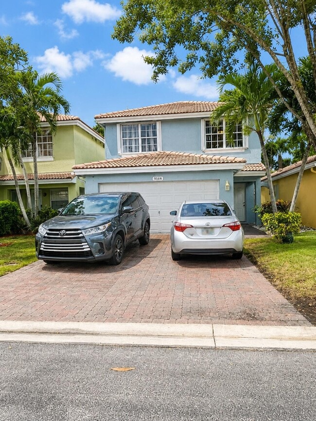 Building Photo - 3331 Commodore Ct