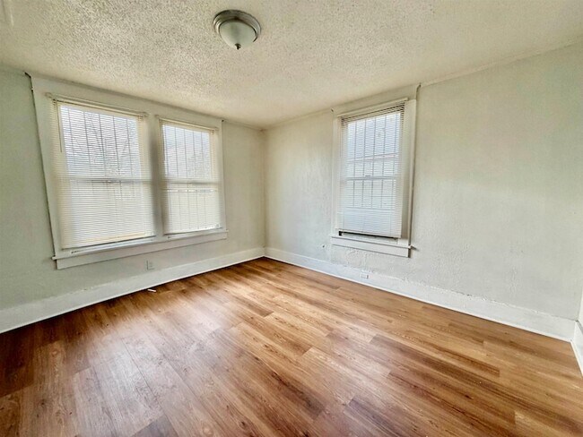 Foto del edificio - 1075 Kney St