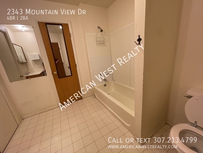 Building Photo - 2343 Mountain View Drive
