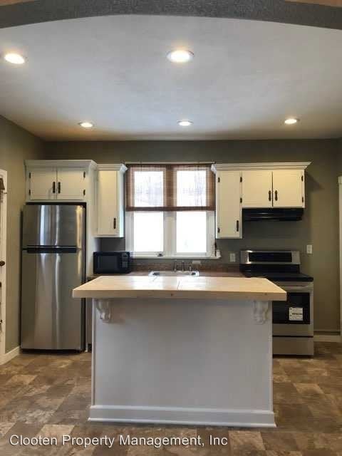 Primary Photo - 3 br, 1 bath Apartment - 2110 E Rosser Ave