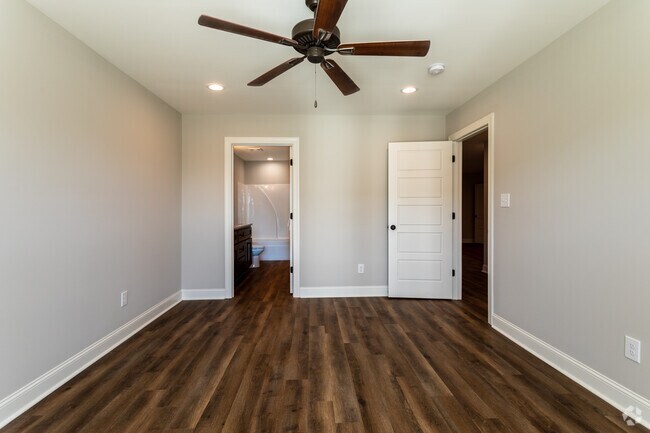 2BD, 2HAB - 1300 ft² - Habitación - Lucas Ferry Townhomes